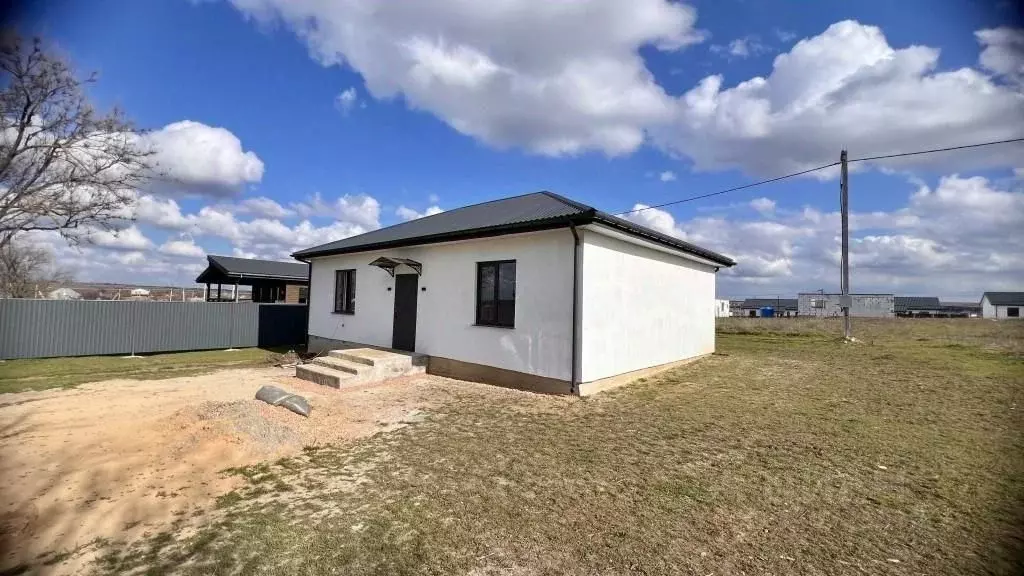 Дом в Крым, Симферопольский район, с. Урожайное  (96 м) - Фото 1