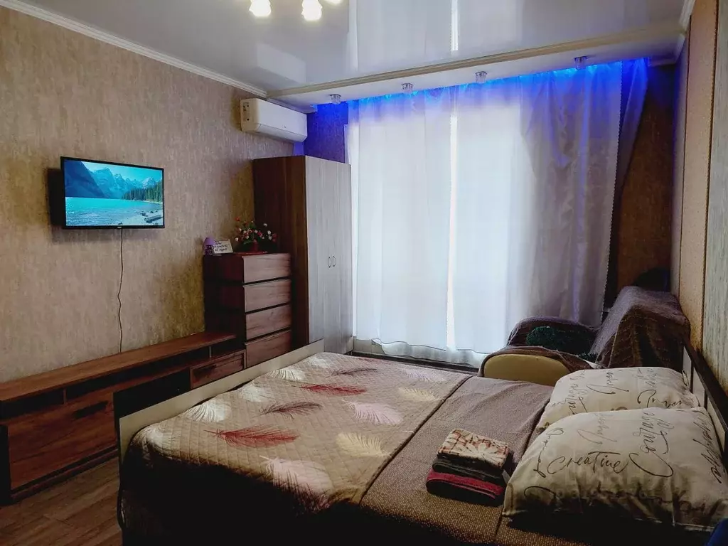 1-к кв. Омская область, Омск просп. Комарова, 16 (38.0 м) - Фото 0