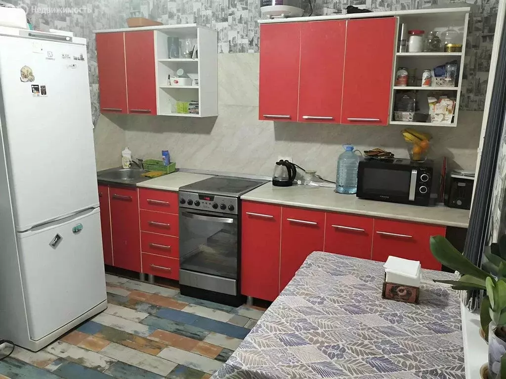 1-комнатная квартира: Геленджик, улица Маршала Жукова, 1к3 (37.4 м) - Фото 1