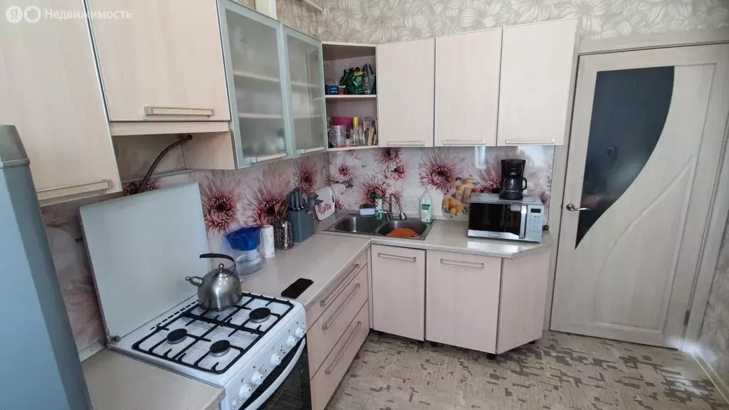 3-комнатная квартира: Магнитогорск, улица Урицкого, 9 (80 м) - Фото 1