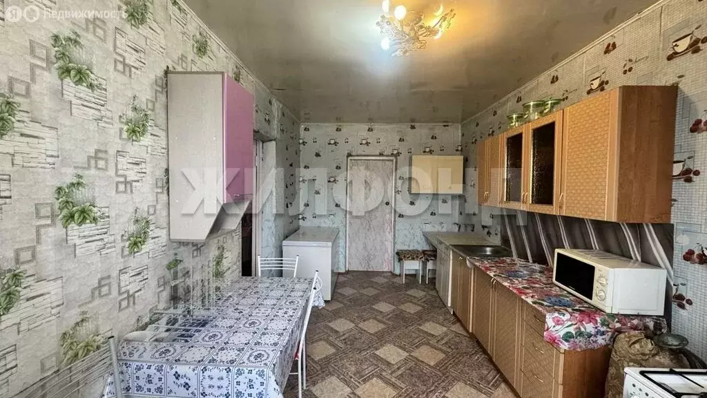 Дом в Новосибирская область, городское поселение Краснозёрское, ... - Фото 1