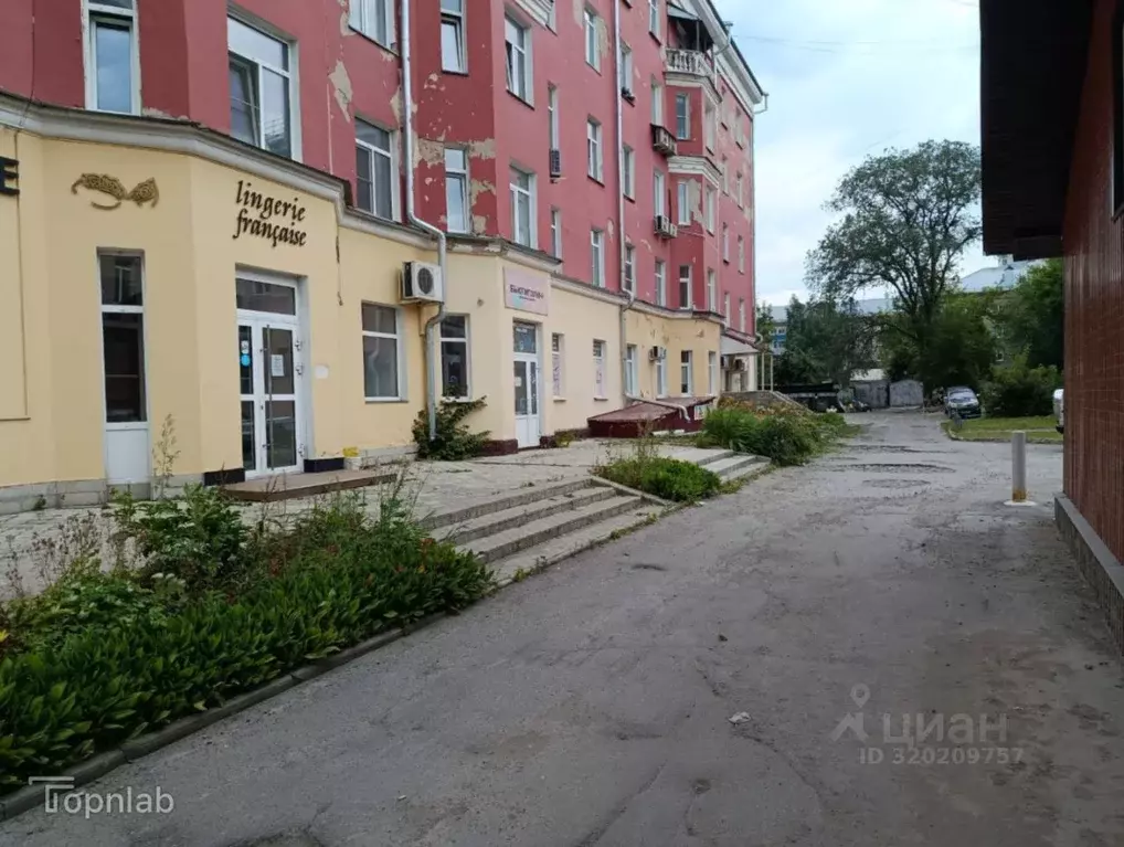 Помещение свободного назначения в Алтайский край, Барнаул просп. ... - Фото 2