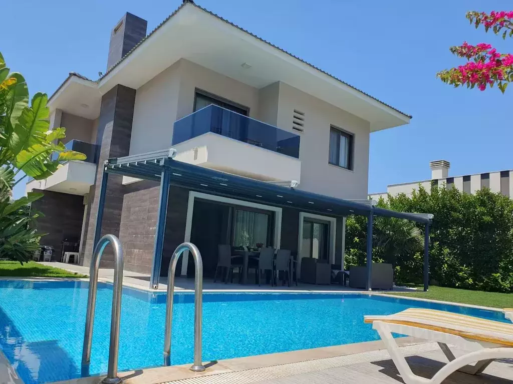 Дом в Краснодарский край, Сочи Миндальная ул., 30Б/1 (160 м) - Фото 1