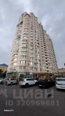 3-к кв. Волгоградская область, Волгоград ул. Маршала Чуйкова, 55 ... - Фото 0