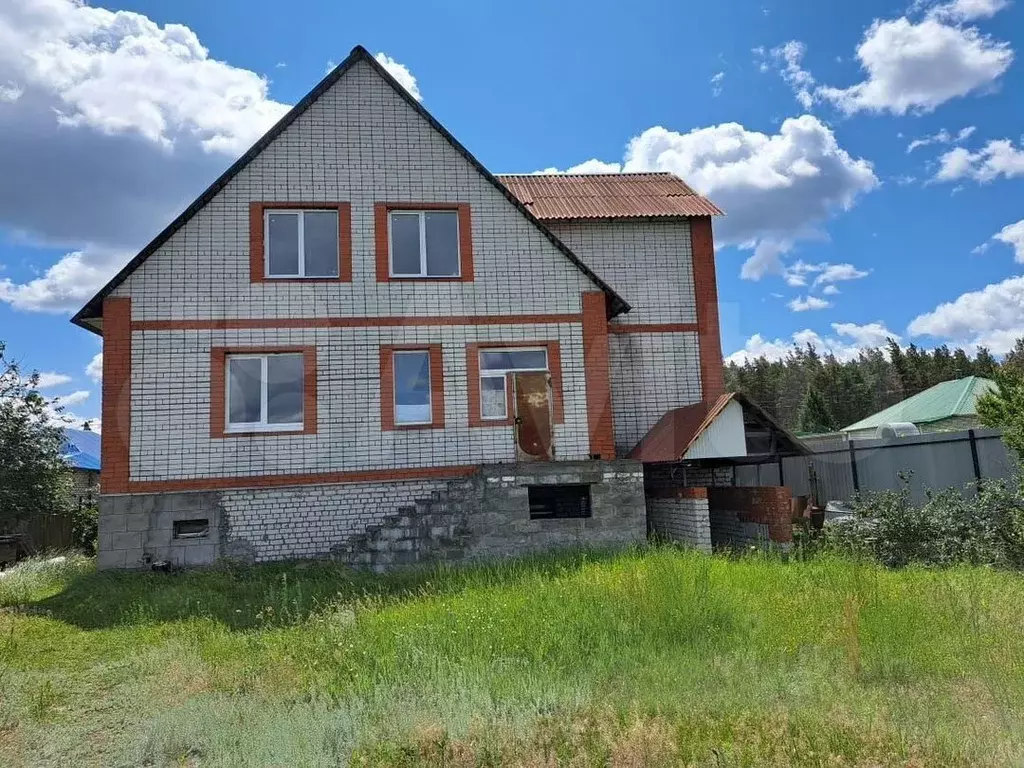 Дом в Белгородская область, Старооскольский городской округ, с. ... - Фото 0