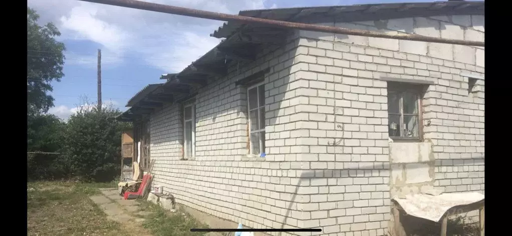 Дом в Саратовская область, Лысогорский район, Гремячинское ... - Фото 1