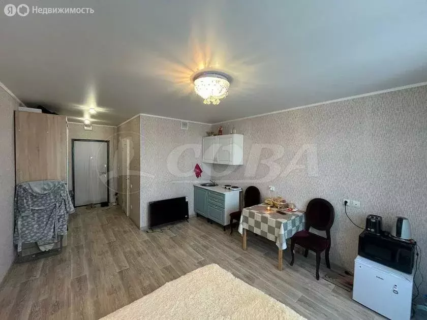 Квартира-студия: Тюмень, улица Тимофея Чаркова, 28 (25 м) - Фото 1