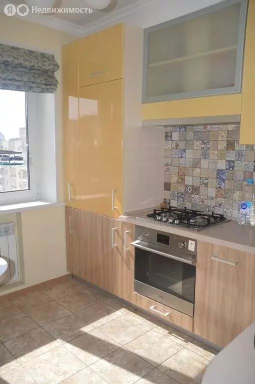 3-комнатная квартира: Саратов, улица имени А.И. Хользунова, 40/42 (64 ... - Фото 1