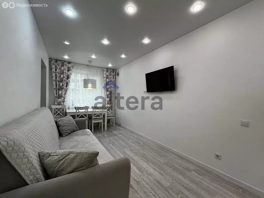 3-комнатная квартира: Казань, улица Мусина, 49А (57.5 м) - Фото 0