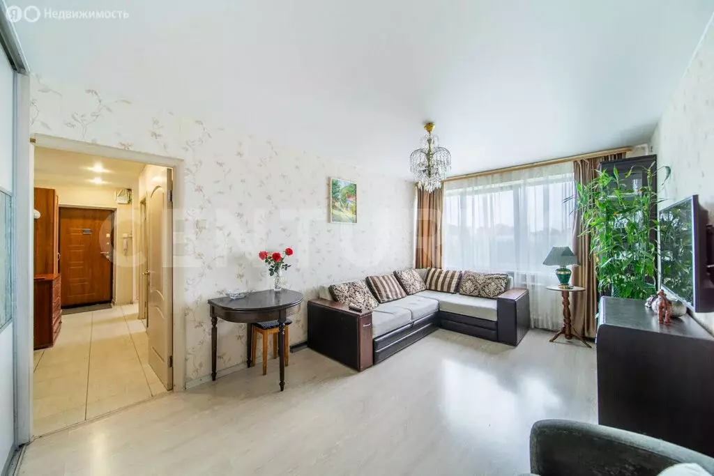 3-комнатная квартира: Санкт-Петербург, улица Партизана Германа, 18к1 ... - Фото 1