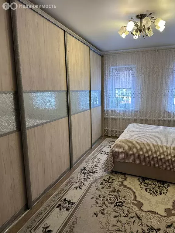 Дом в Волгоград, улица Дзержинского (883 м) - Фото 1