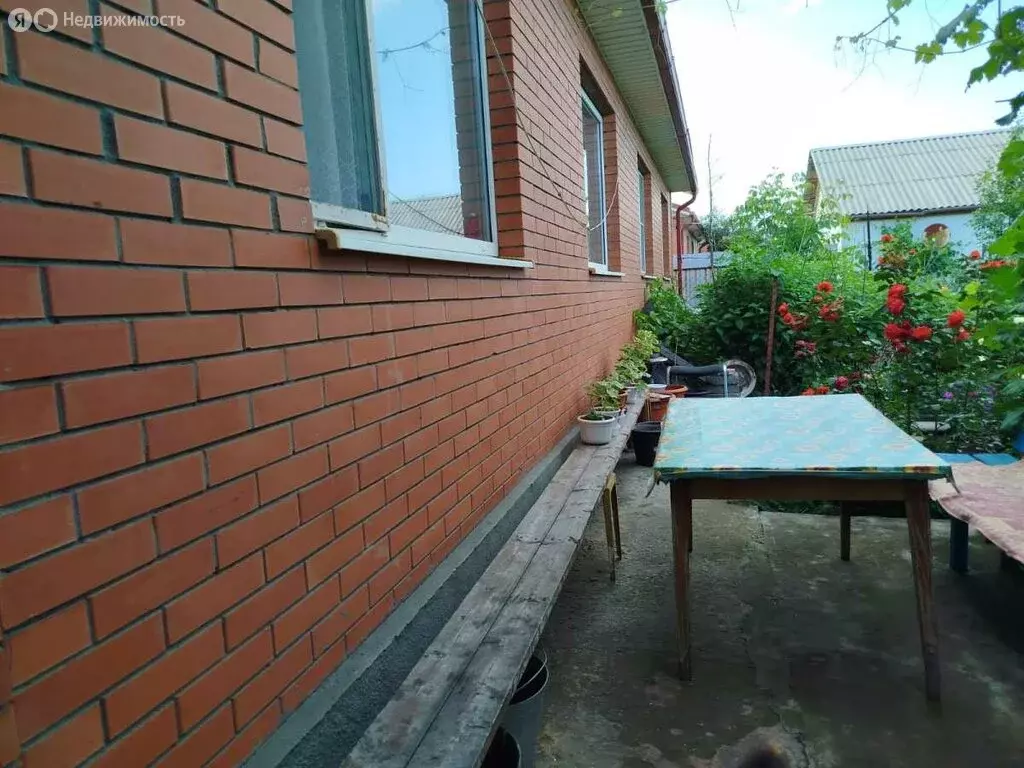 2-комнатная квартира: Гуково, улица Фрунзе, 19 (56 м) - Фото 0