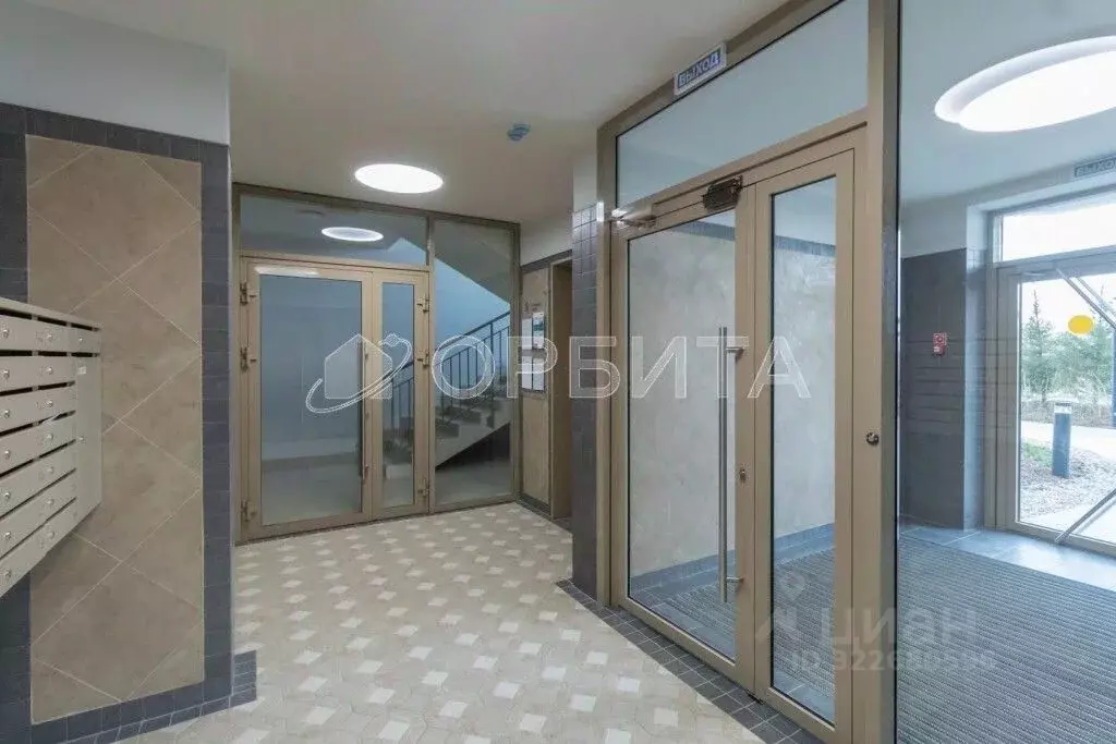 1-к кв. Тюменская область, Тюмень ул. Фармана Салманова, 5 (41.6 м) - Фото 2