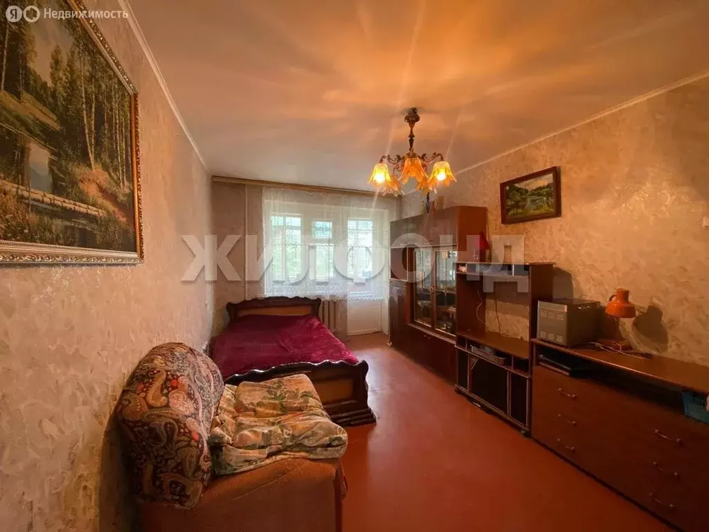 3-комнатная квартира: Брянск, улица Абашева, 2 (63.4 м) - Фото 1