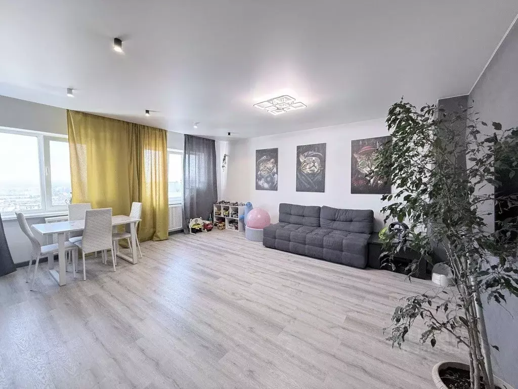 3-к кв. Башкортостан, Уфа Российская ул., 25 (84.6 м) - Фото 1