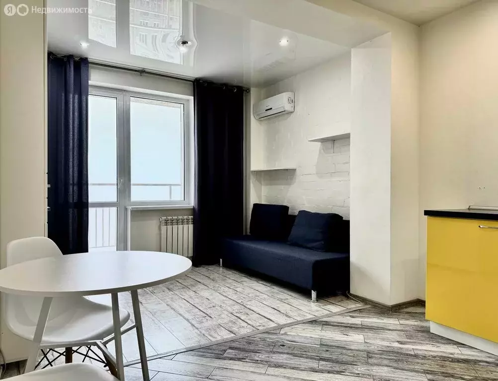 Квартира-студия: Волгоград, район Семь Ветров, бульвар 30-летия ... - Фото 2