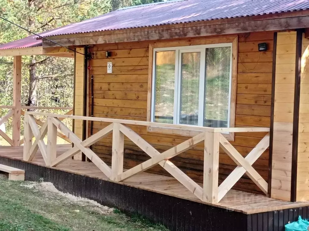 Дом в Иркутская область, Иркутский муниципальный округ, Листвянка рп ... - Фото 1