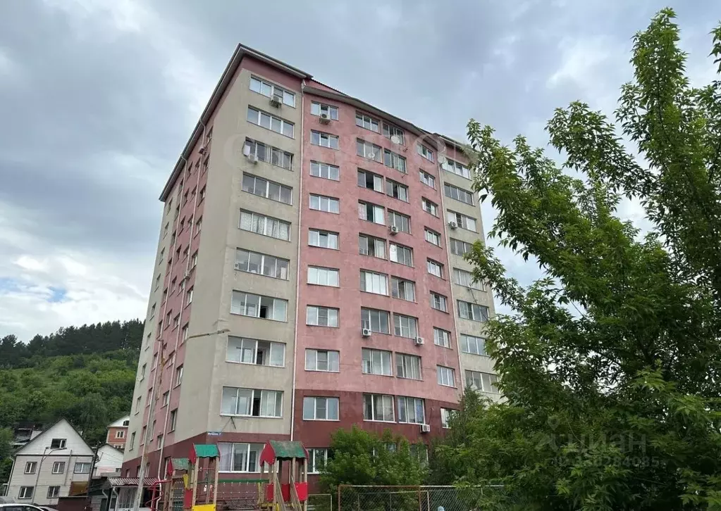 1-к кв. Алтай, Горно-Алтайск ул. Мичурина, 2 (48.2 м) - Фото 1