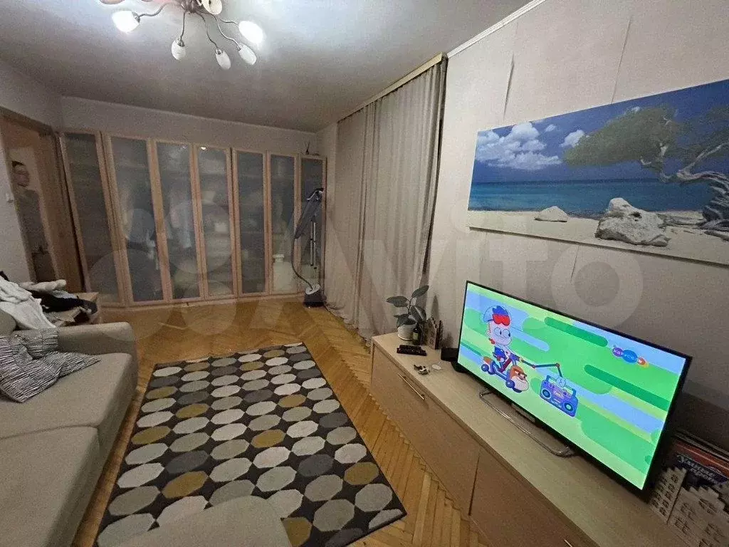 2-к. квартира, 47 м, 1/9 эт. - Фото 1