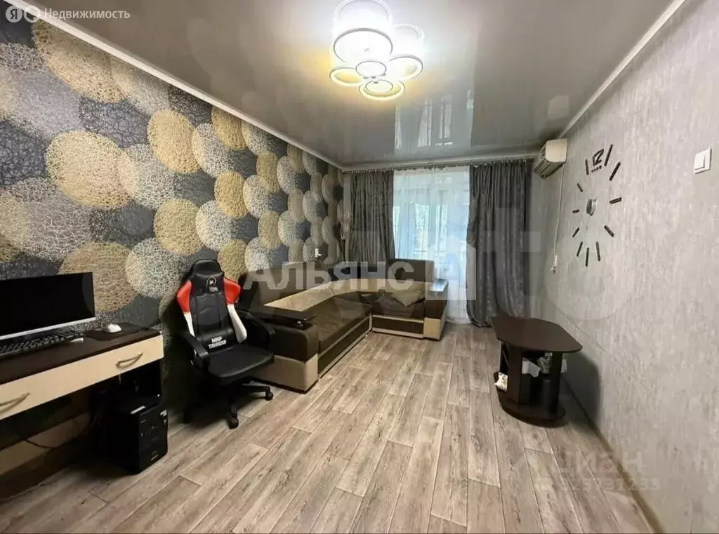 2-комнатная квартира: Каменск-Шахтинский, улица Гагарина, 3 (41.2 м) - Фото 1