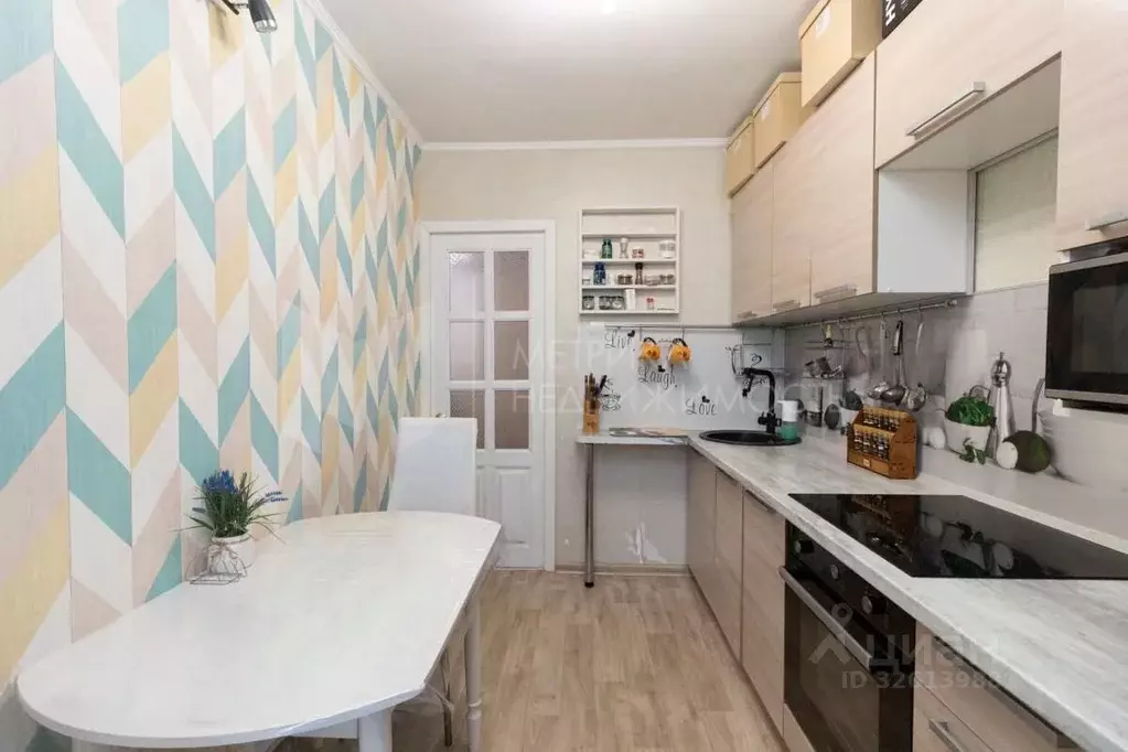 3-к кв. Тюменская область, Тюмень ул. Монтажников, 16 (65.1 м) - Фото 1