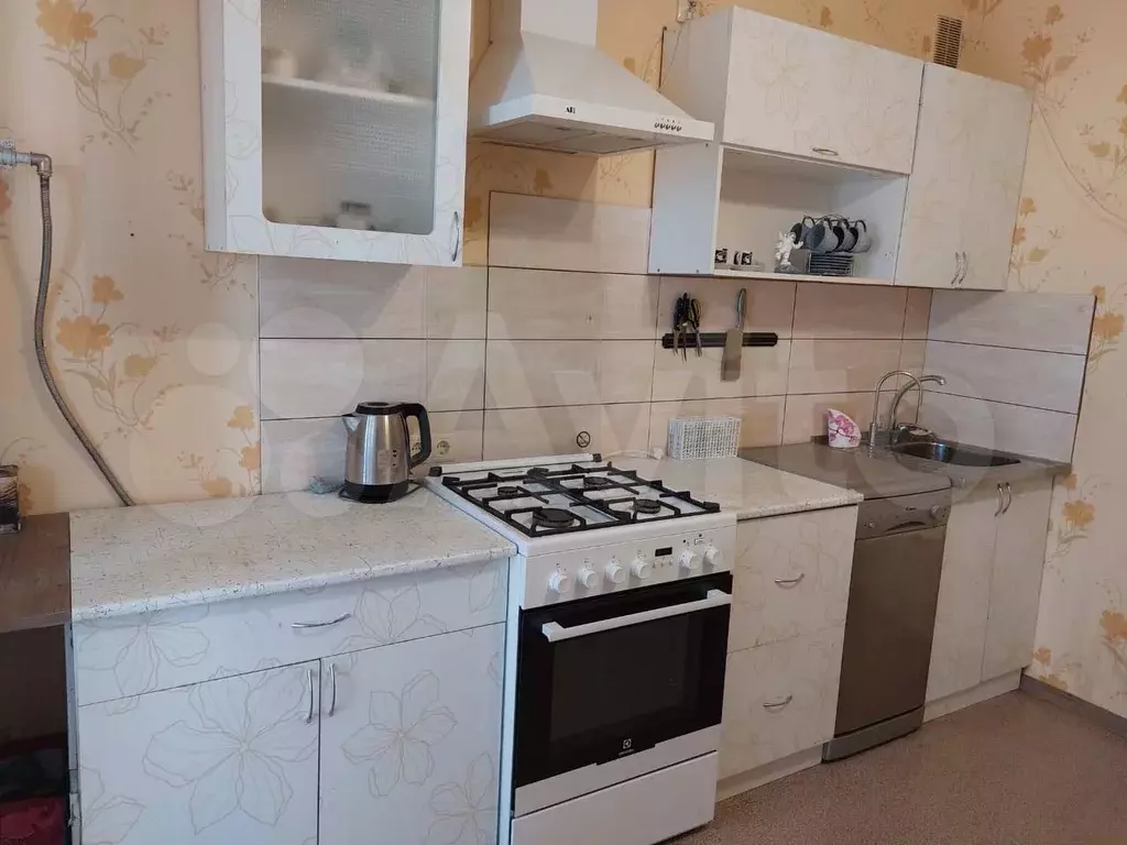 2-к. квартира, 61 м, 8/10 эт. - Фото 0