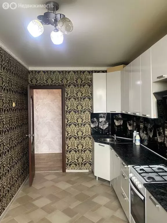 3-комнатная квартира: Ишимбай, бульвар Заки Валиди, 3 (69.1 м) - Фото 0