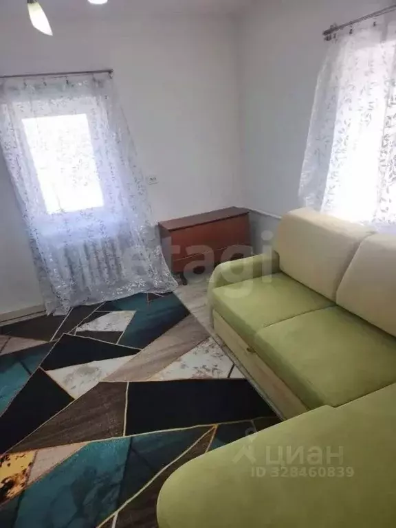 Дом в Крым, Симферопольский район, с. Мирное ул. Евпаторийская (45 м) - Фото 1