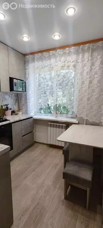 3-комнатная квартира: Комсомольск-на-Амуре, 66-й квартал, бульвар ... - Фото 0