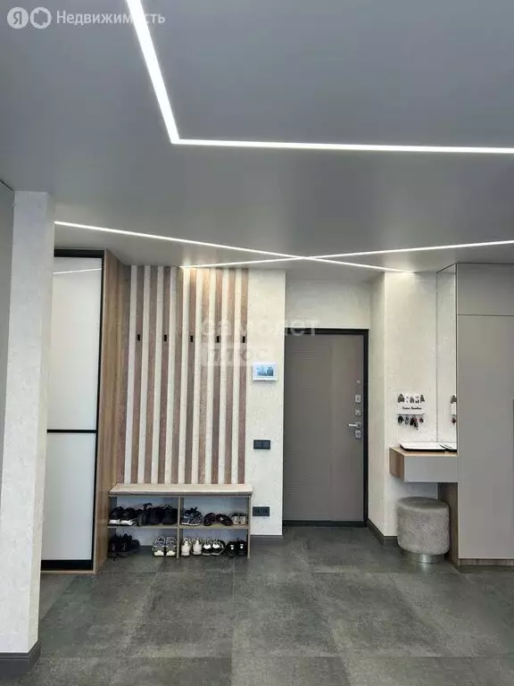 3-комнатная квартира: Омск, Взлётная улица, 9А (90 м) - Фото 1