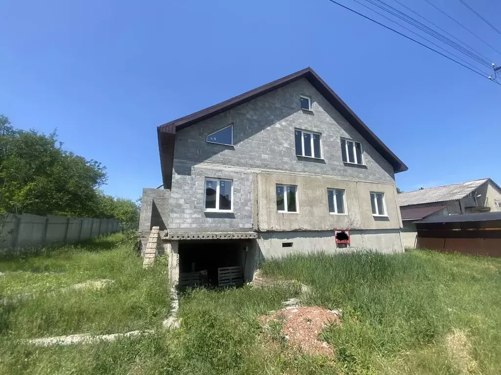 Дом в Белгородская область, Белгород пер. 1-й Лопанский, 6 (260 м) - Фото 2