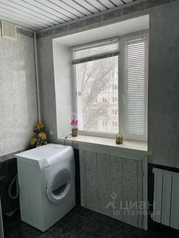 3-к кв. Волгоградская область, Волгоград ул. Елисеева, 8 (62.2 м) - Фото 2