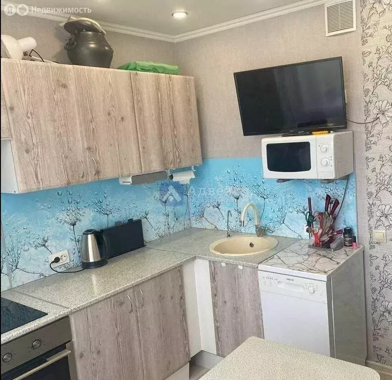 9-комнатная квартира: Тюмень, улица 30 лет Победы, 93А (34.9 м) - Фото 2