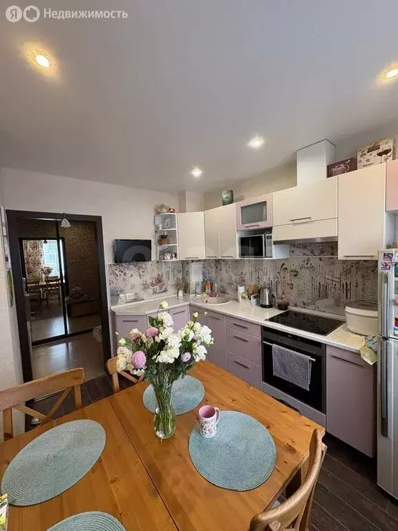 2-комнатная квартира: Омск, улица 12 Декабря, 58 (56.2 м) - Фото 2