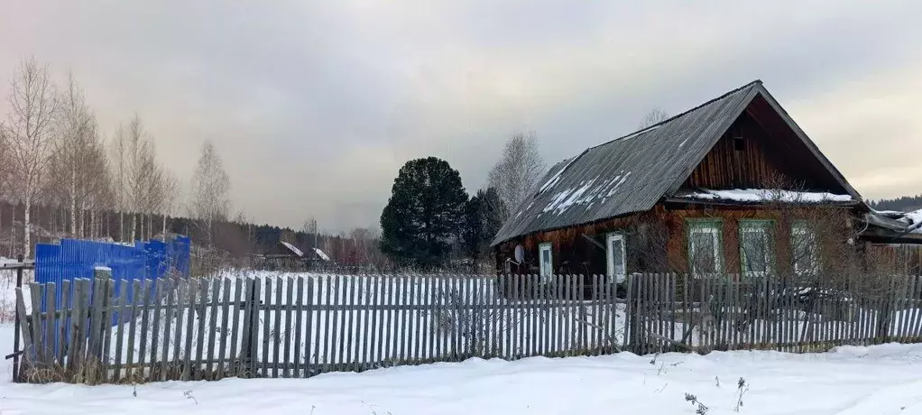 Дом в Свердловская область, Кировградский городской округ, пос. ... - Фото 1