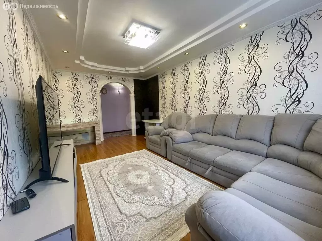 3-комнатная квартира: Тюмень, улица Александра Логунова, 20 (68 м) - Фото 1