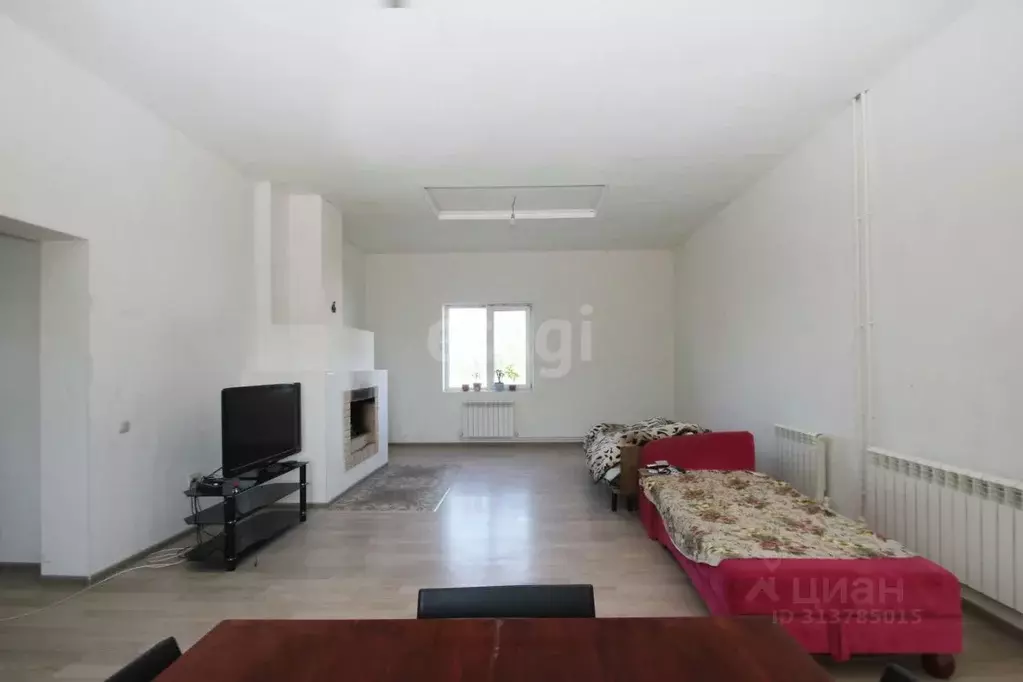 Дом в Калужская область, Дзержинский район, с. Дворцы ул. Центральная, ... - Фото 1