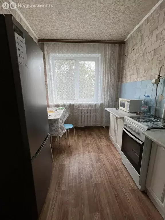 3-комнатная квартира: Нижнекамск, проспект Химиков, 102 (64 м) - Фото 0