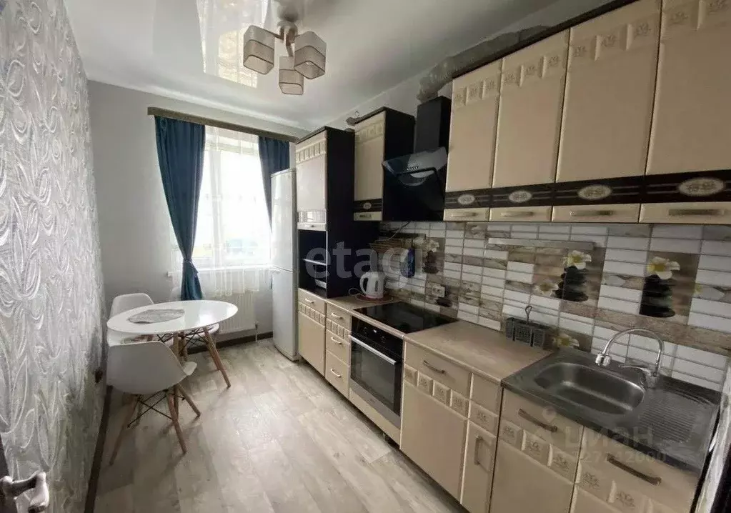 2-к кв. Ямало-Ненецкий АО, Новый Уренгой Сибирская ул., 81 (45.3 м) - Фото 1