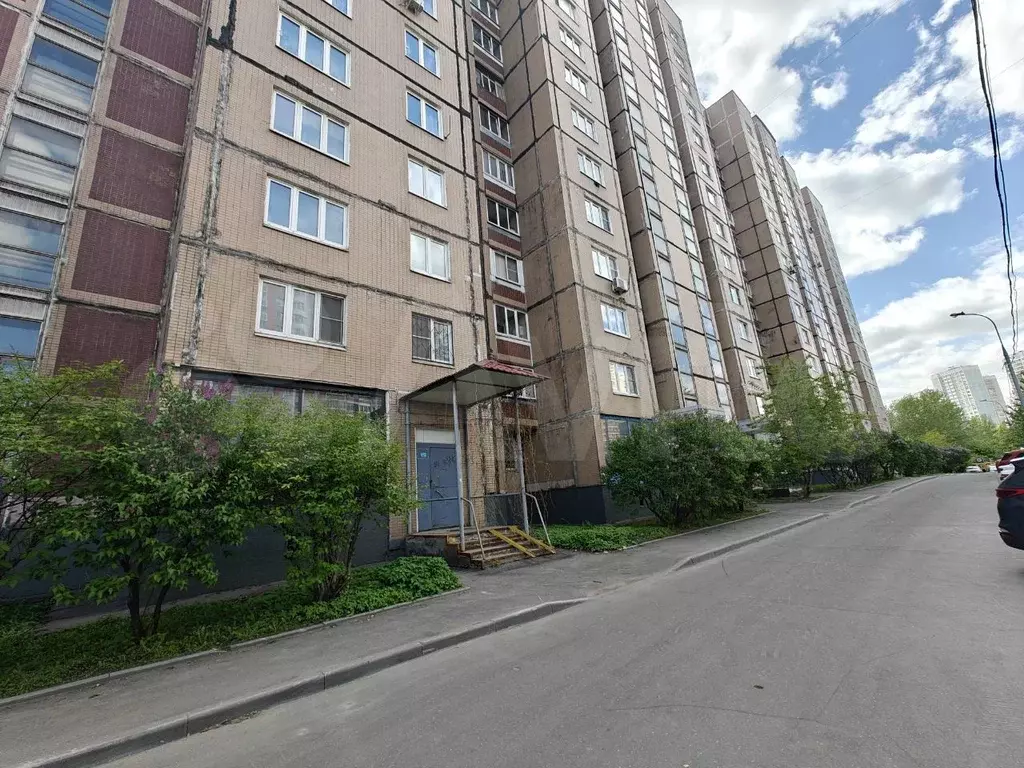 Комната 6,8 м в 4-к., 2/14 эт. - Фото 0