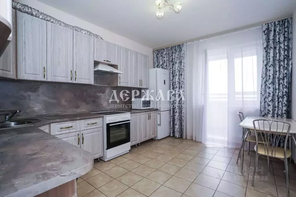 3-к кв. Белгородская область, Старый Оскол Степной мкр, 28 (99.4 м) - Фото 0