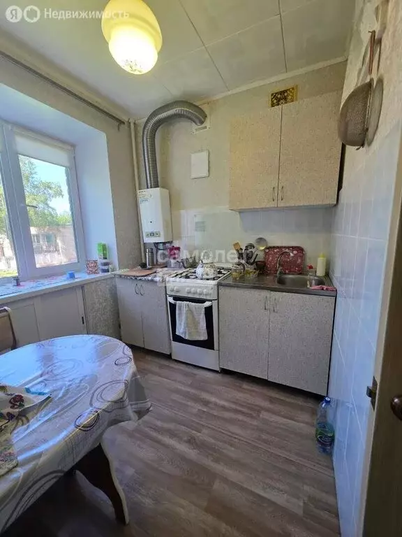 2-комнатная квартира: Октябрьский, улица Луначарского, 6 (49 м) - Фото 1