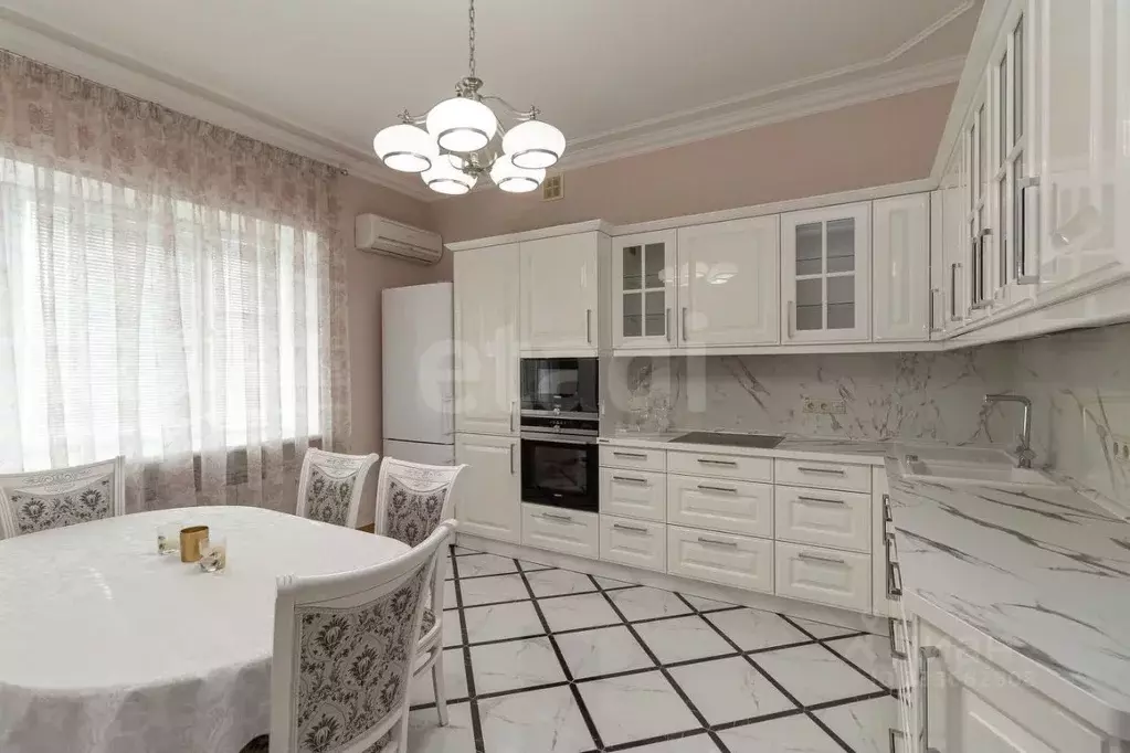 3-к кв. Тюменская область, Тюмень ул. Семакова, 6 (116.0 м) - Фото 1