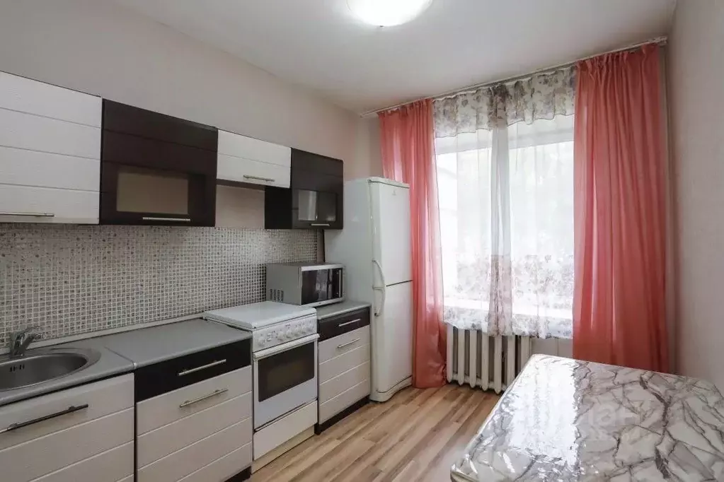 1-к кв. Иркутская область, Иркутск Дальневосточная ул., 138 (37.0 м) - Фото 0