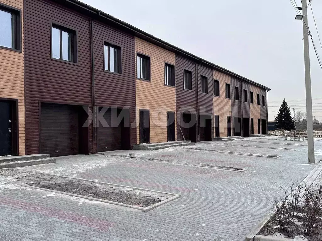 Таунхаус в Хакасия, Усть-Абаканский район, с. Калинино ул. Покровская ... - Фото 1