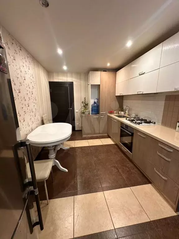 2-к. квартира, 65 м, 2/10 эт. - Фото 0