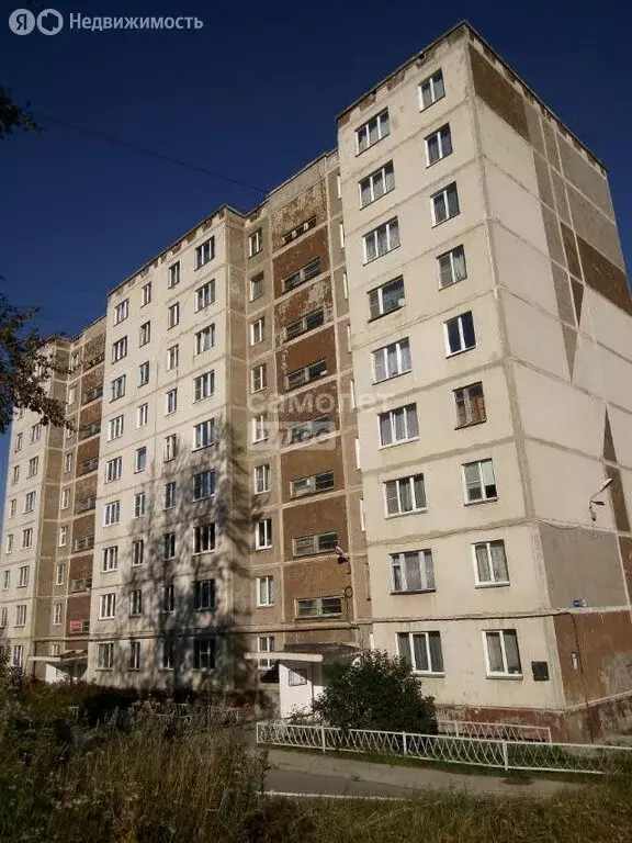3-комнатная квартира: Златоуст, квартал имени А.М. Матросова, 6 (65 м) - Фото 1