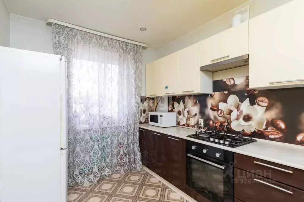 2-к кв. Тюменская область, Тюмень Микрорайон мыс, ул. Малиновского, 6 ... - Фото 1