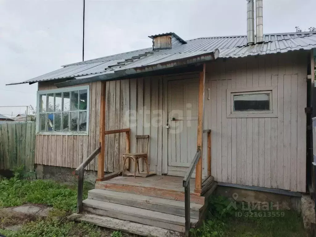 Дом в Курганская область, Шадринский муниципальный округ, с. ... - Фото 1