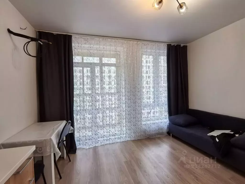 Студия Тюменская область, Тюмень ул. Юрия Рогачева, 11к2 (23.0 м) - Фото 1